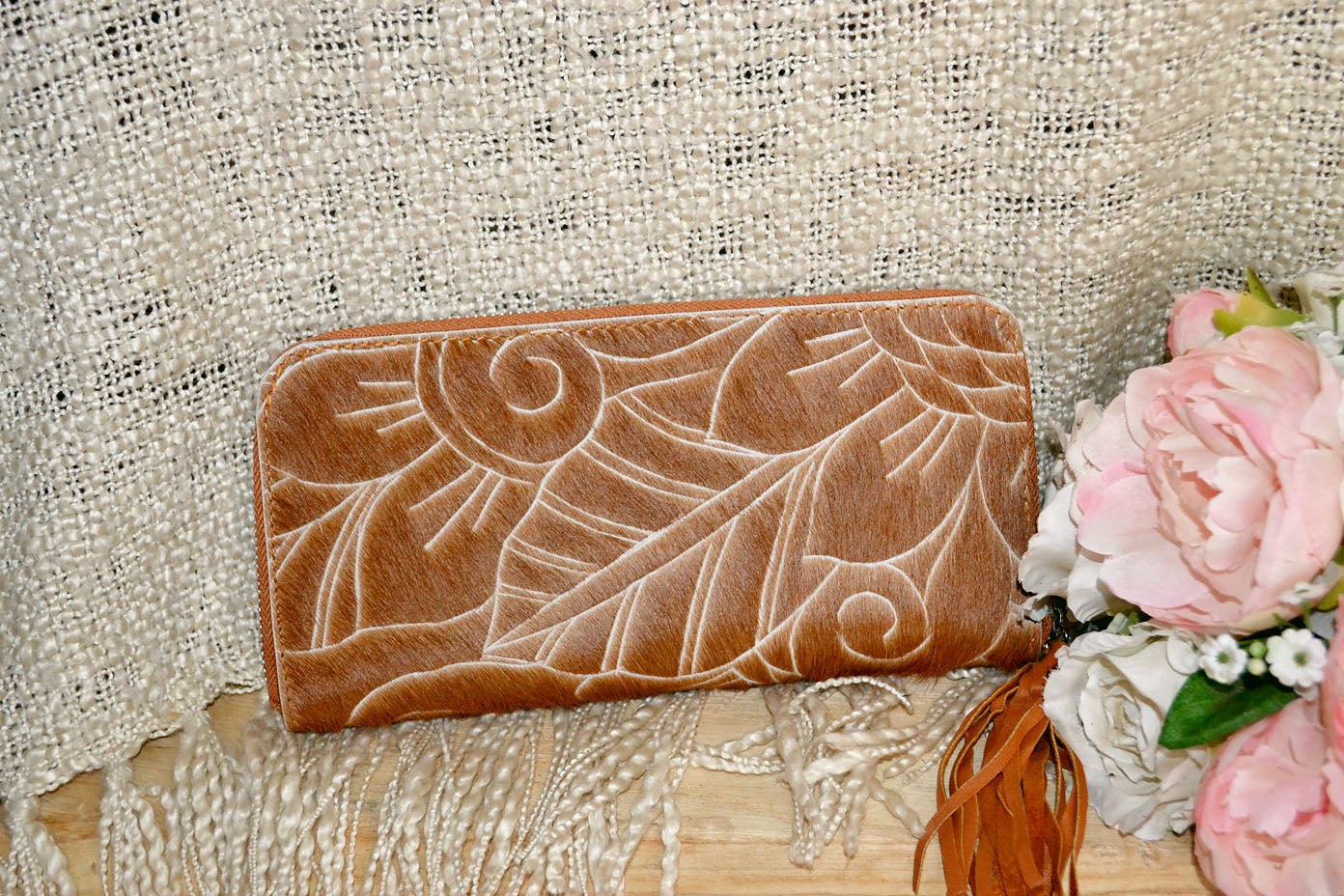 Carved Wallet ~ Single Zip Tan Collection