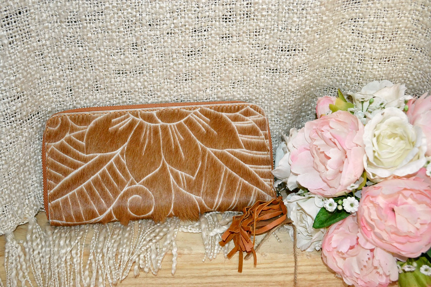 Carved Wallet ~ Single Zip Tan Collection