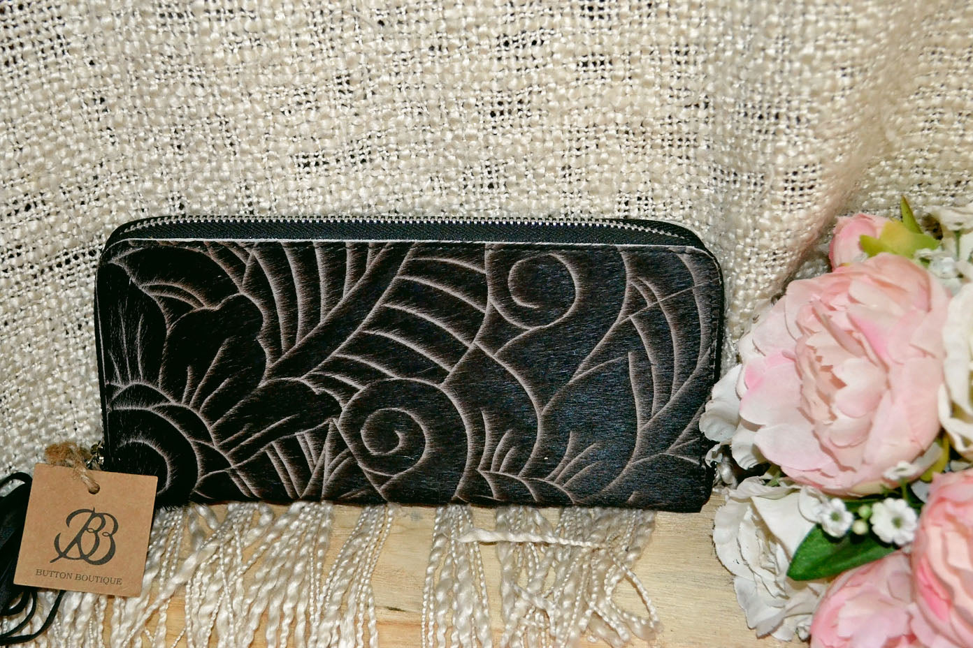 Carved Wallet ~ Single Zip Black Collection