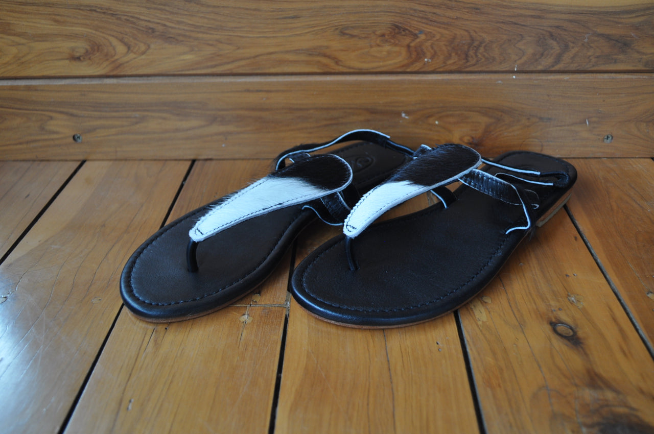 Black & White Sandals ~ Size 40