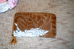 Carved Wallet ~  Double Zip Tan & White Collection