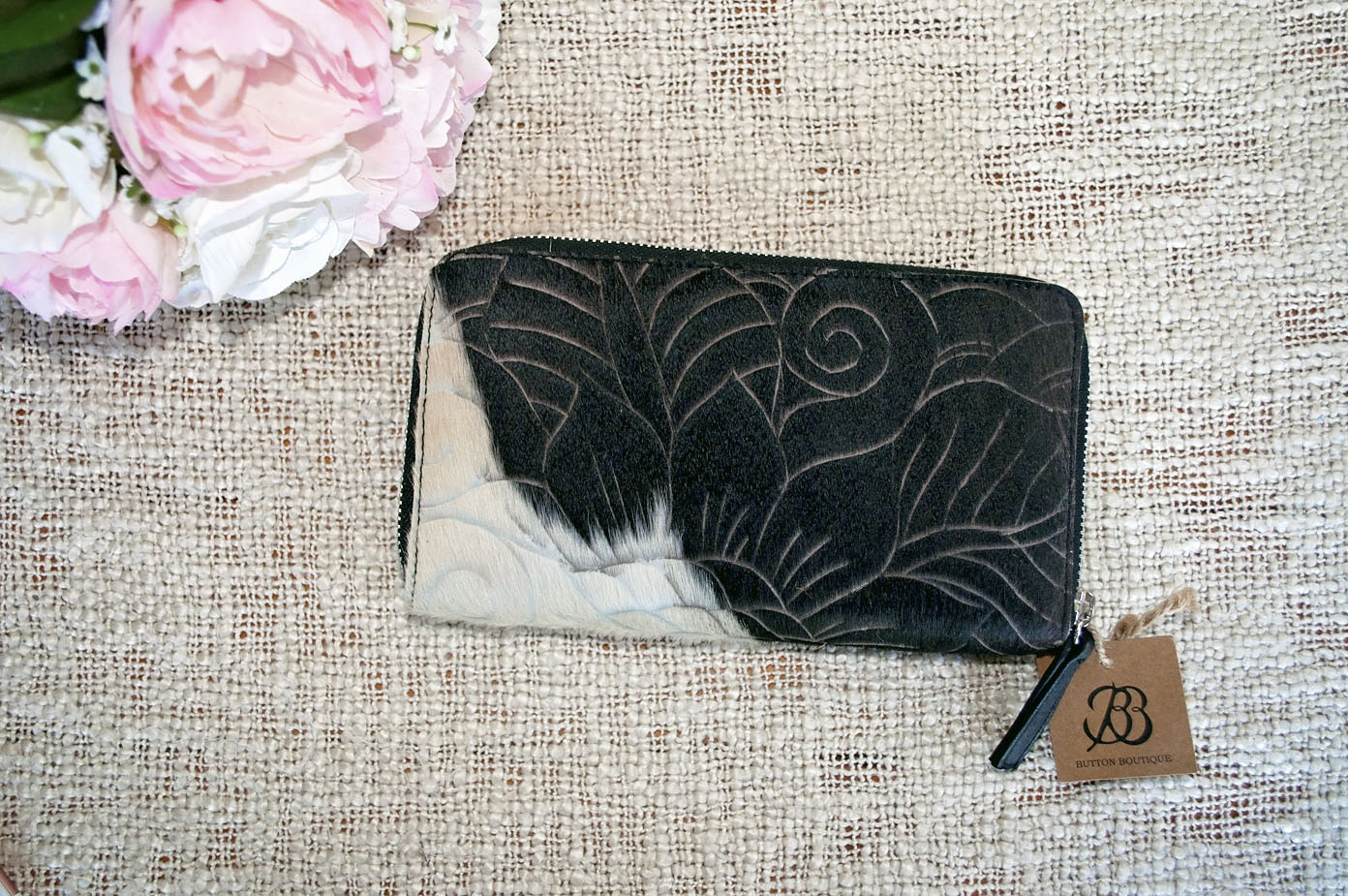 Carved Wallet ~ Double Zip Black & White Collection